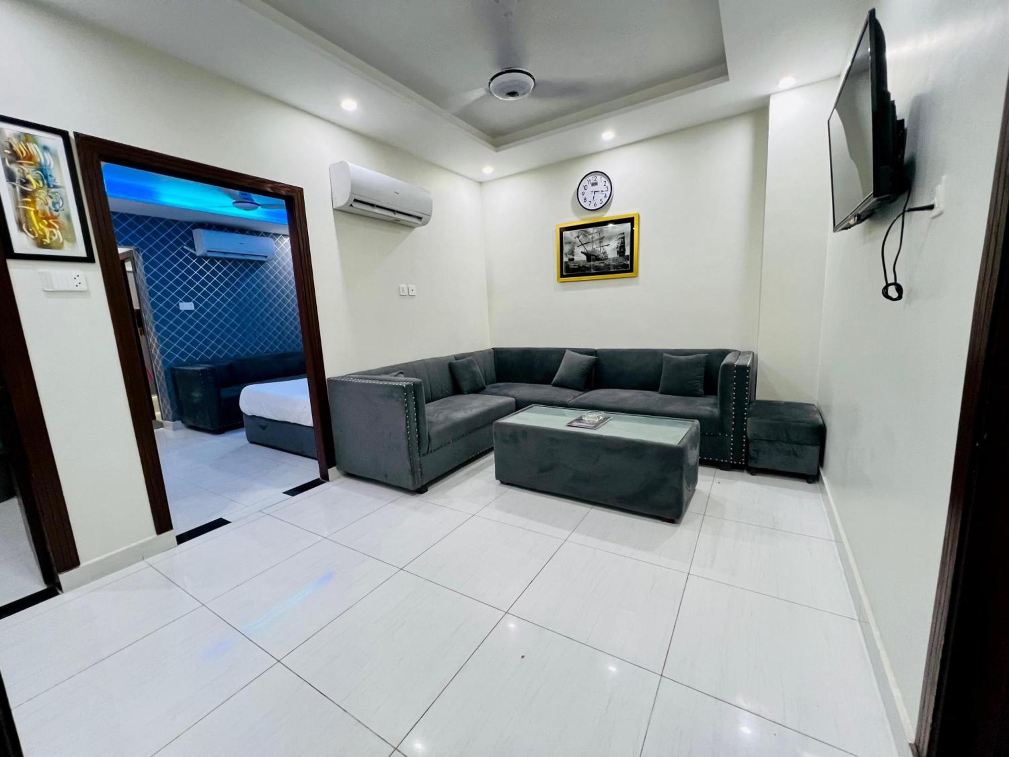 Premier Heights Jhelum Hotel ภายนอก รูปภาพ